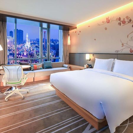 Hilton Garden Inn Ningbo Exteriör bild