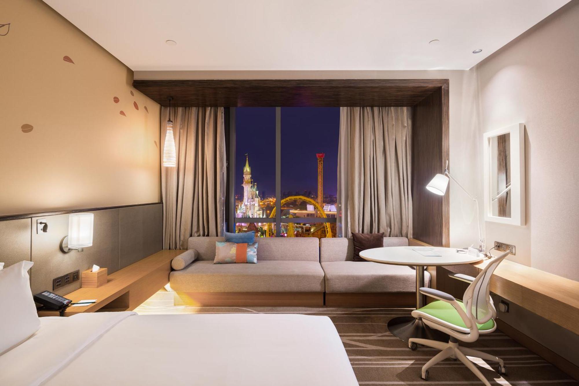 Hilton Garden Inn Ningbo Exteriör bild