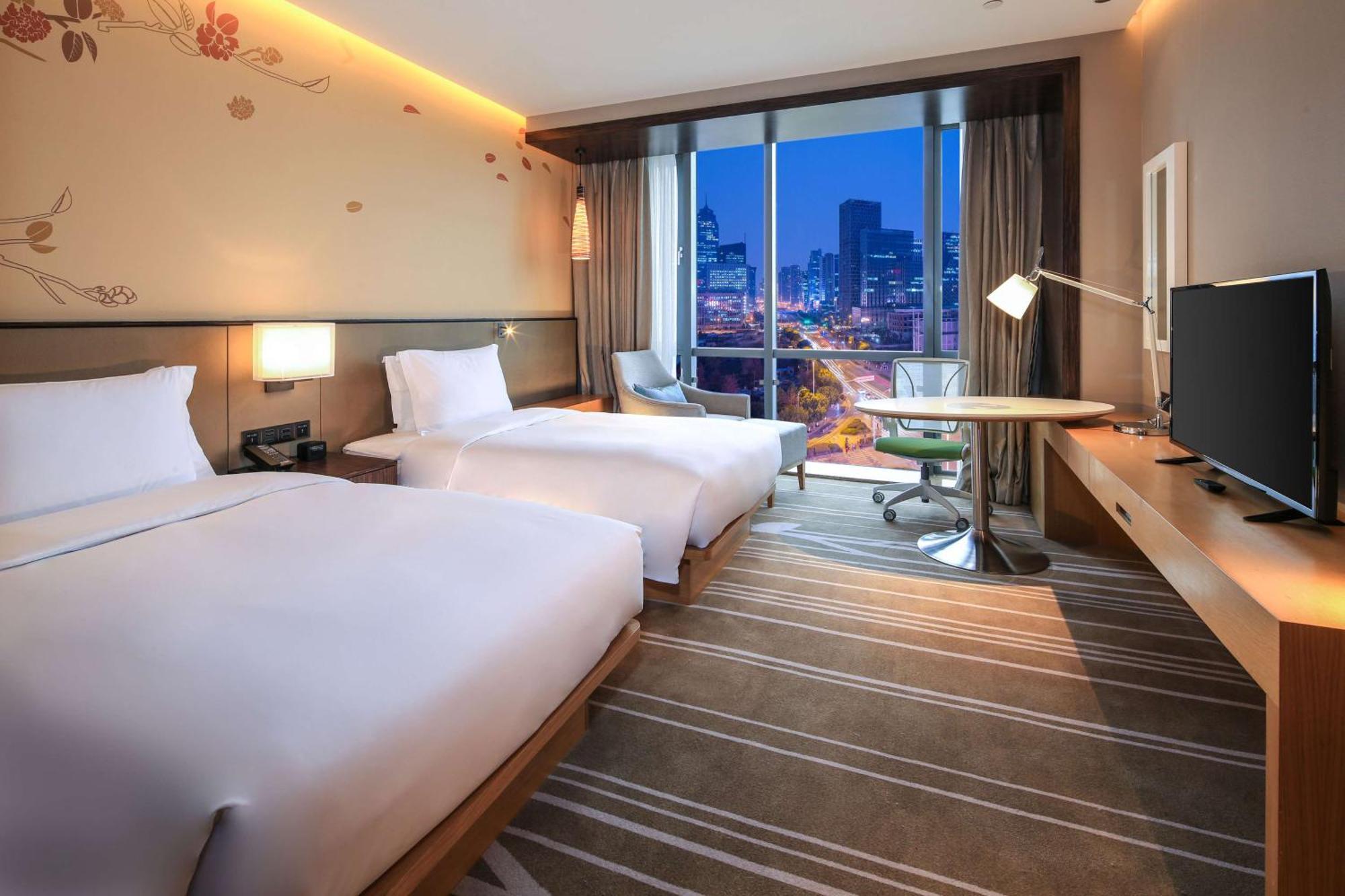 Hilton Garden Inn Ningbo Exteriör bild