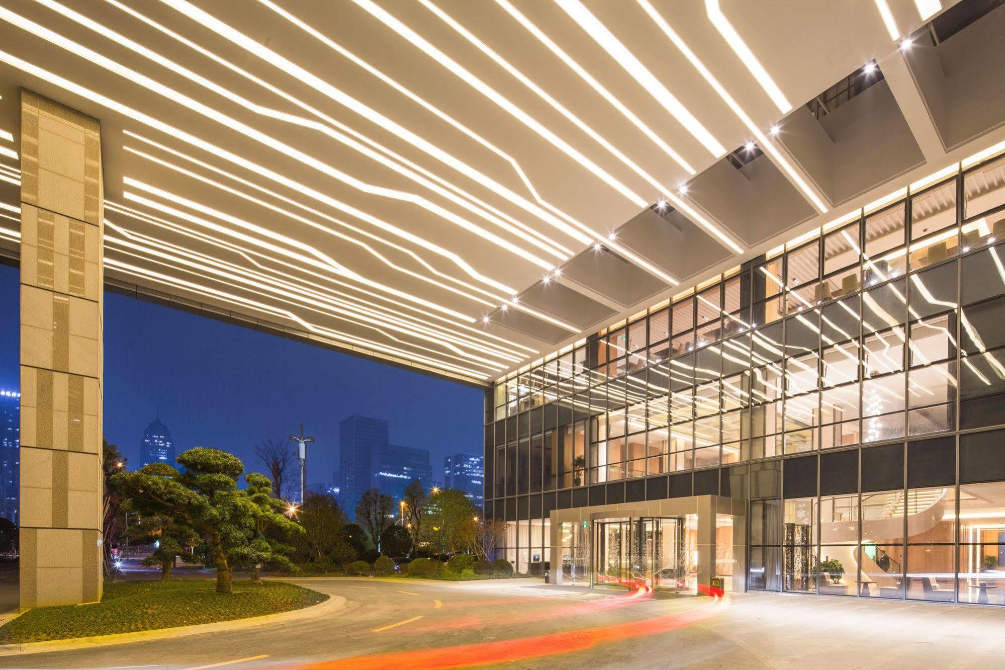 Hilton Garden Inn Ningbo Exteriör bild